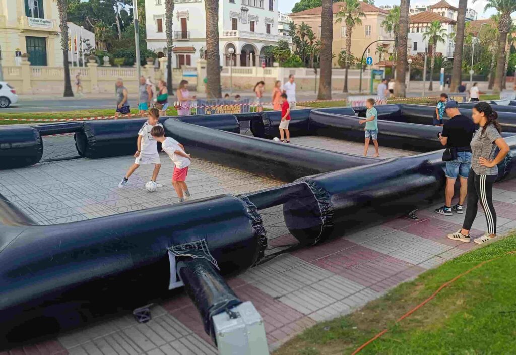 Animación de fútbol con campos hinchables en Valencia